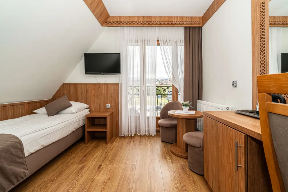 Pokój trzyosobowy z balkonem na panoramę Tatr